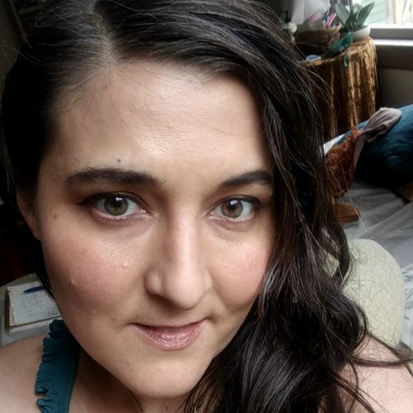 Meet your Posher, Melissa - Picture 1 of 1